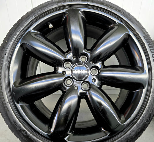 Mini Cooper Clubman 18 inch velgen zomerbanden zwart 5x112