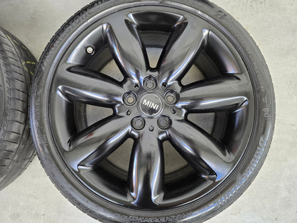 Mini Cooper Clubman 18 inch velgen zomerbanden zwart 5x112