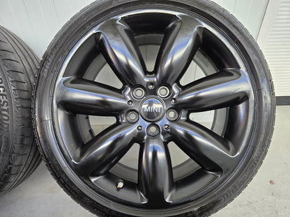 Mini Cooper Clubman 18 inch velgen zomerbanden zwart 5x112