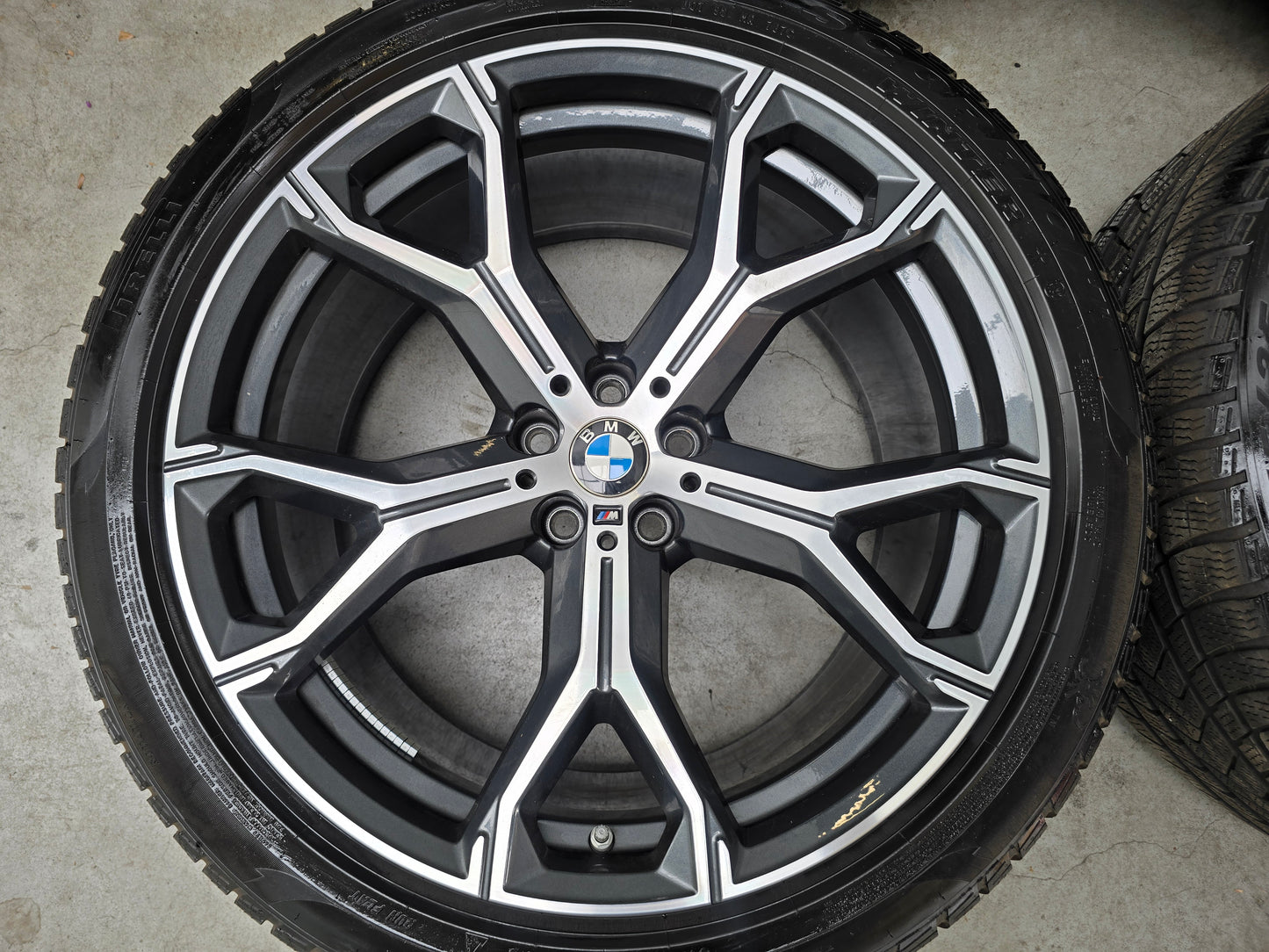 BMW X5 X6 G05 G06 741M 21 inch velgen winterbanden breedset DEMO