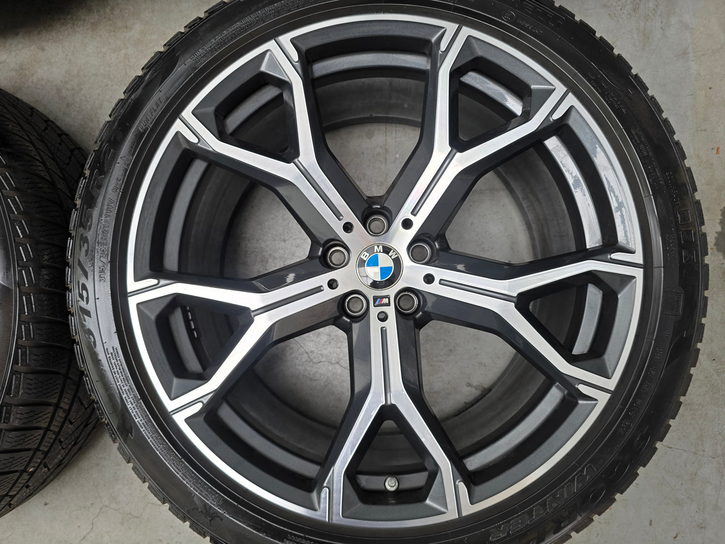 BMW X5 X6 G05 G06 741M 21 inch velgen winterbanden breedset DEMO