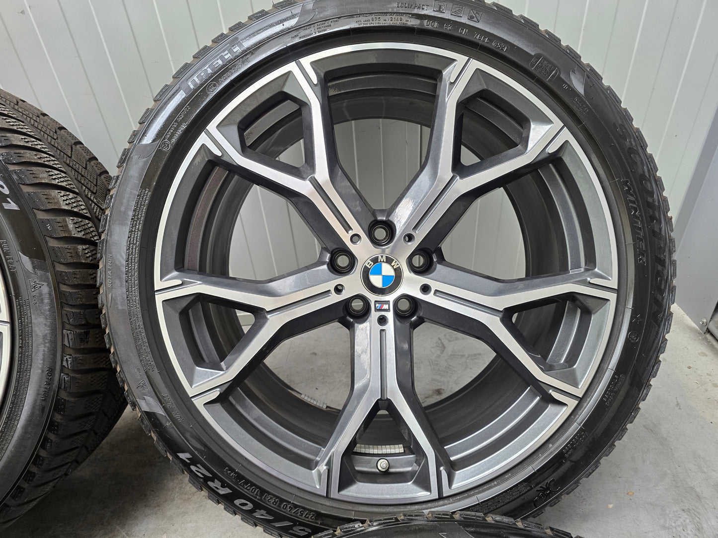 BMW X5 X6 G05 G06 741M 21 inch velgen winterbanden breedset DEMO