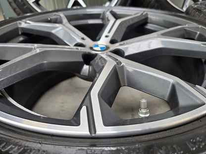 BMW X5 X6 G05 G06 741M 21 inch velgen winterbanden breedset DEMO