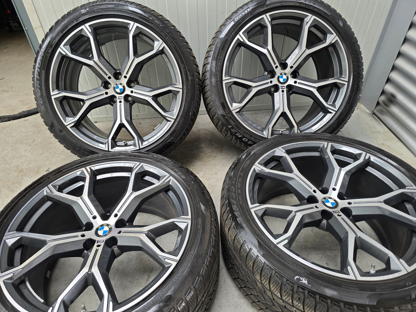 BMW X5 X6 G05 G06 741M 21 inch velgen winterbanden breedset DEMO