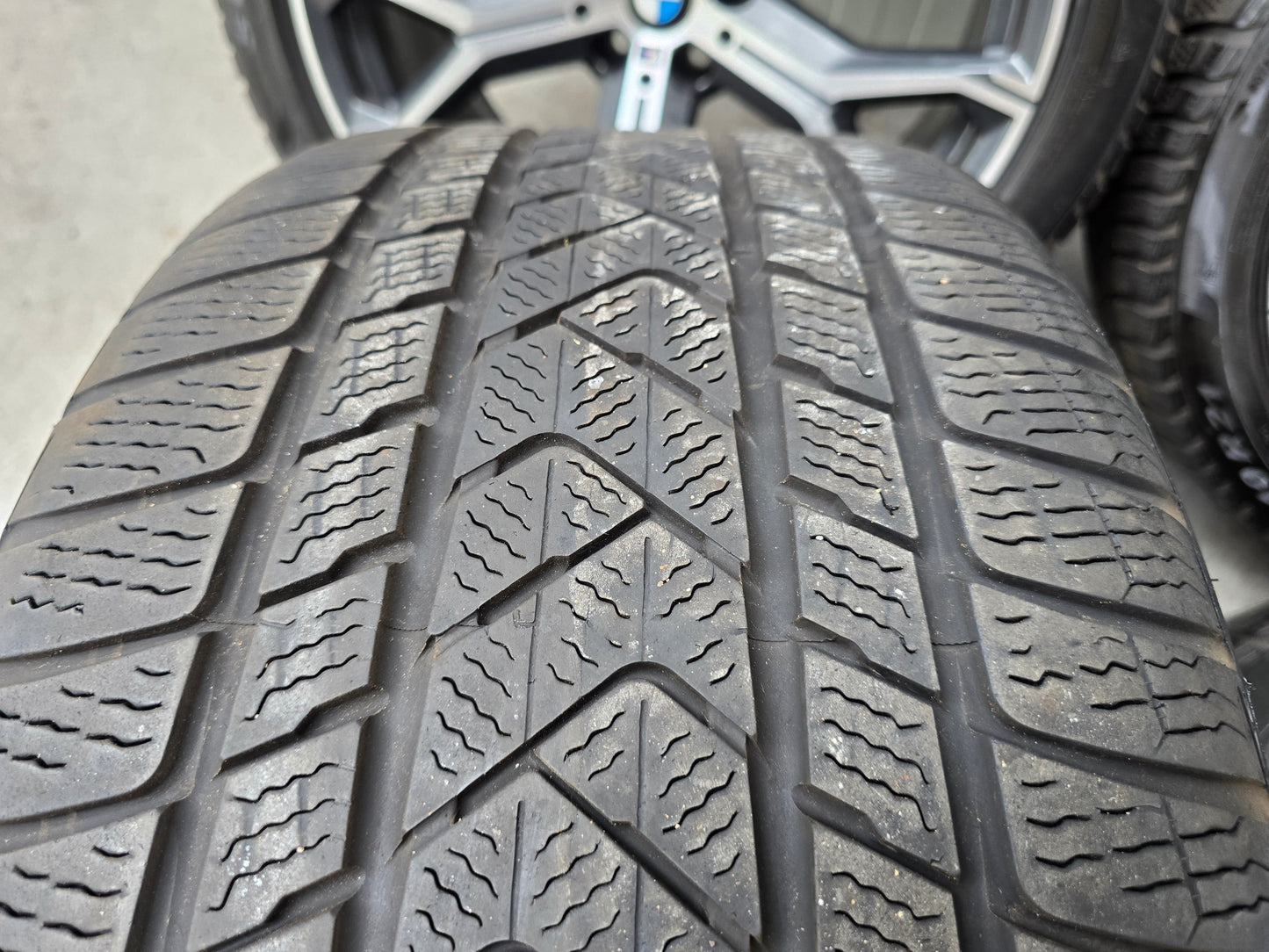 BMW X5 X6 G05 G06 741M 21 inch velgen winterbanden breedset DEMO