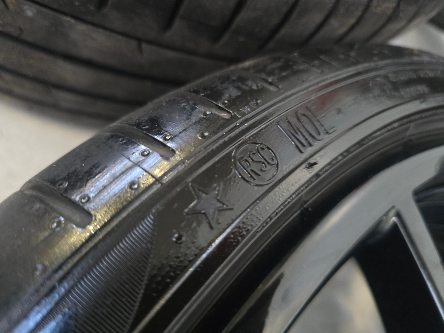 BMW 5 serie F10 F11  6 serie 20 inch zomerbanden 356 UNIEK