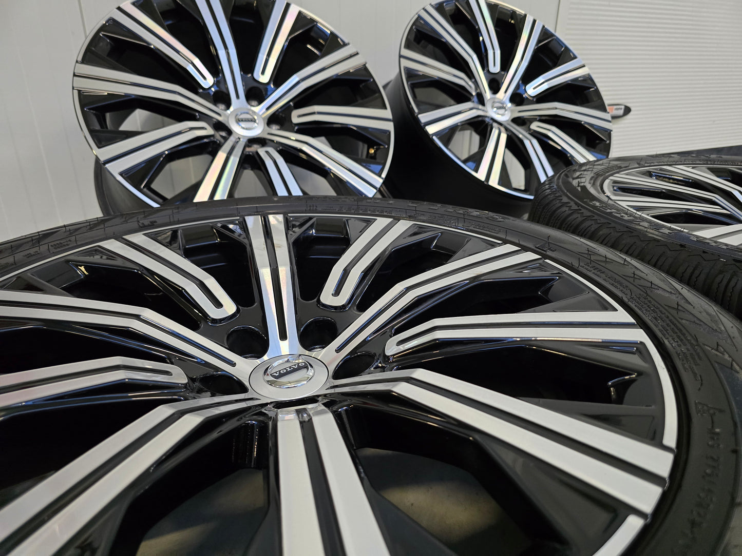 Volvo XC40 XC60 XC90 V60 V90 20 inch velgen 5x108 Demo winterbanden