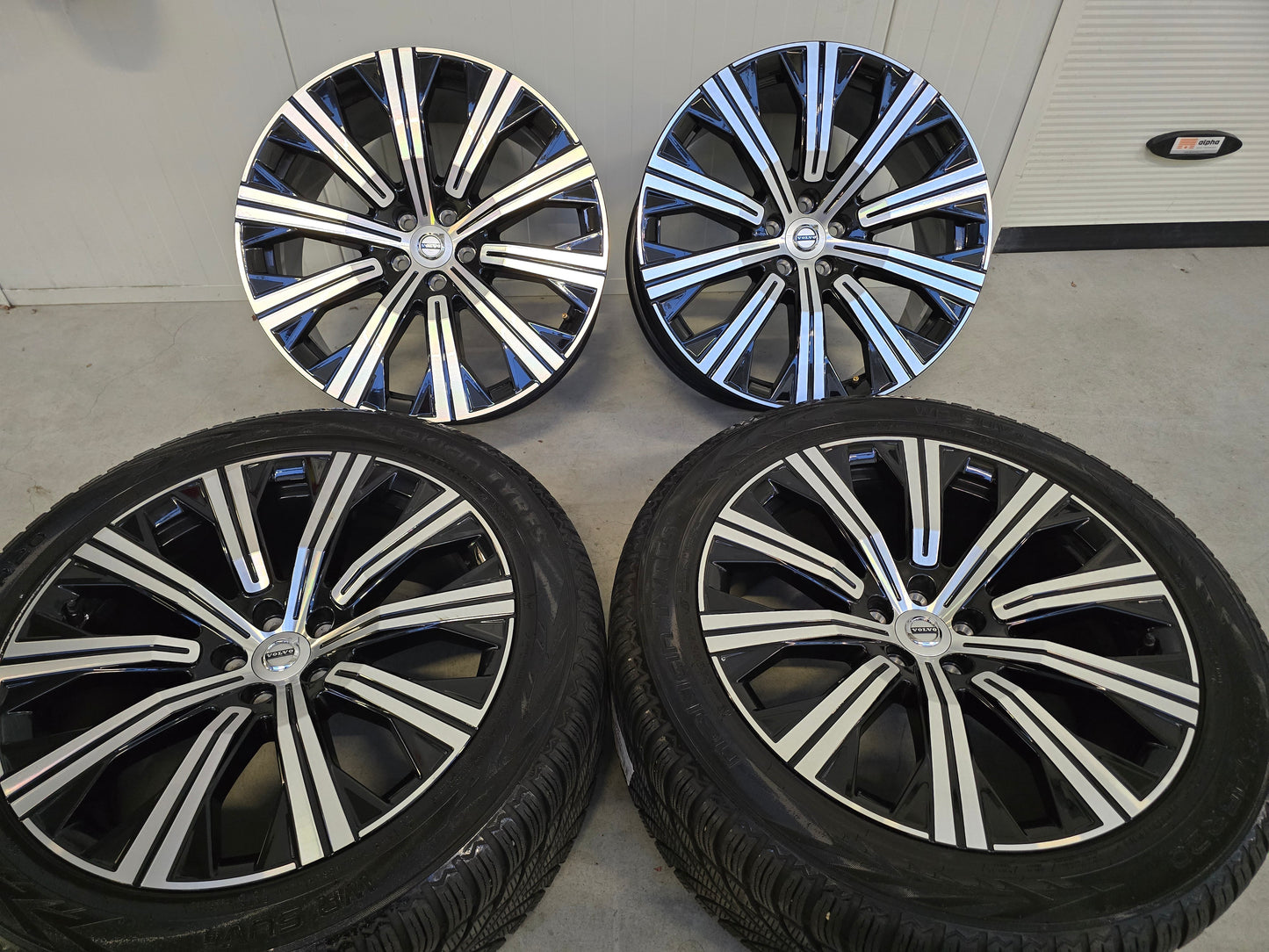 Volvo XC40 XC60 XC90 V60 V90 20 inch velgen 5x108 Demo winterbanden