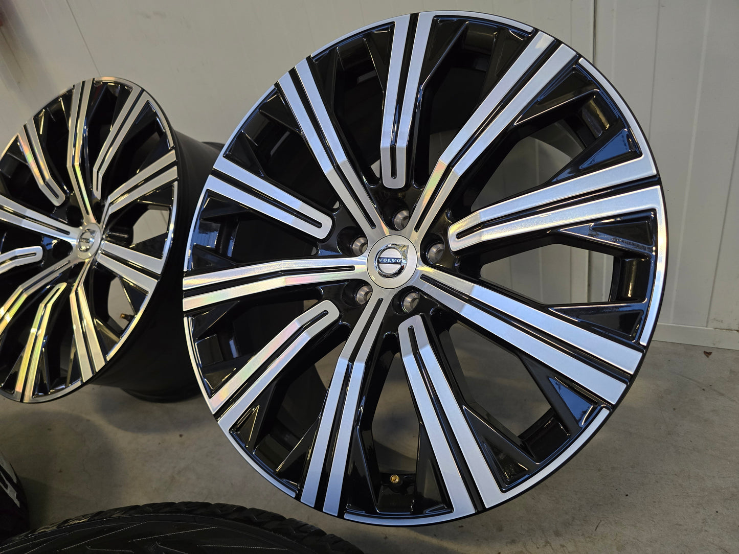 Volvo XC40 XC60 XC90 V60 V90 20 inch velgen 5x108 Demo winterbanden