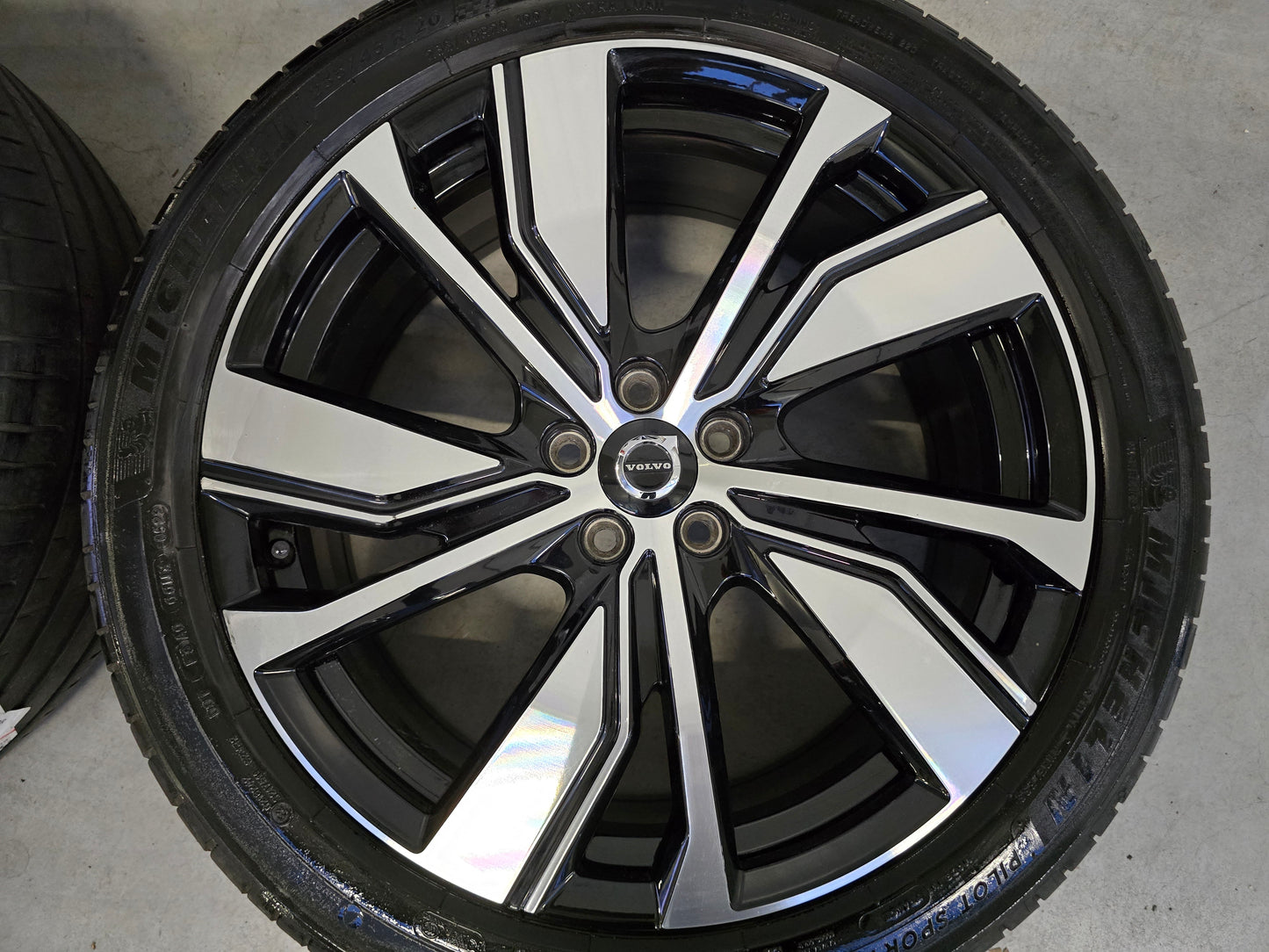 Volvo XC40 V60 V90 20 inch velgen zomerbanden 5x108