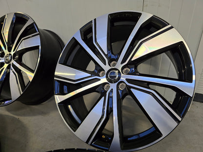Volvo XC40 V60 V90 20 inch velgen zomerbanden 5x108