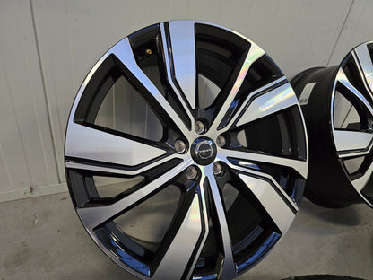 Volvo XC40 V60 V90 20 inch velgen zomerbanden 5x108