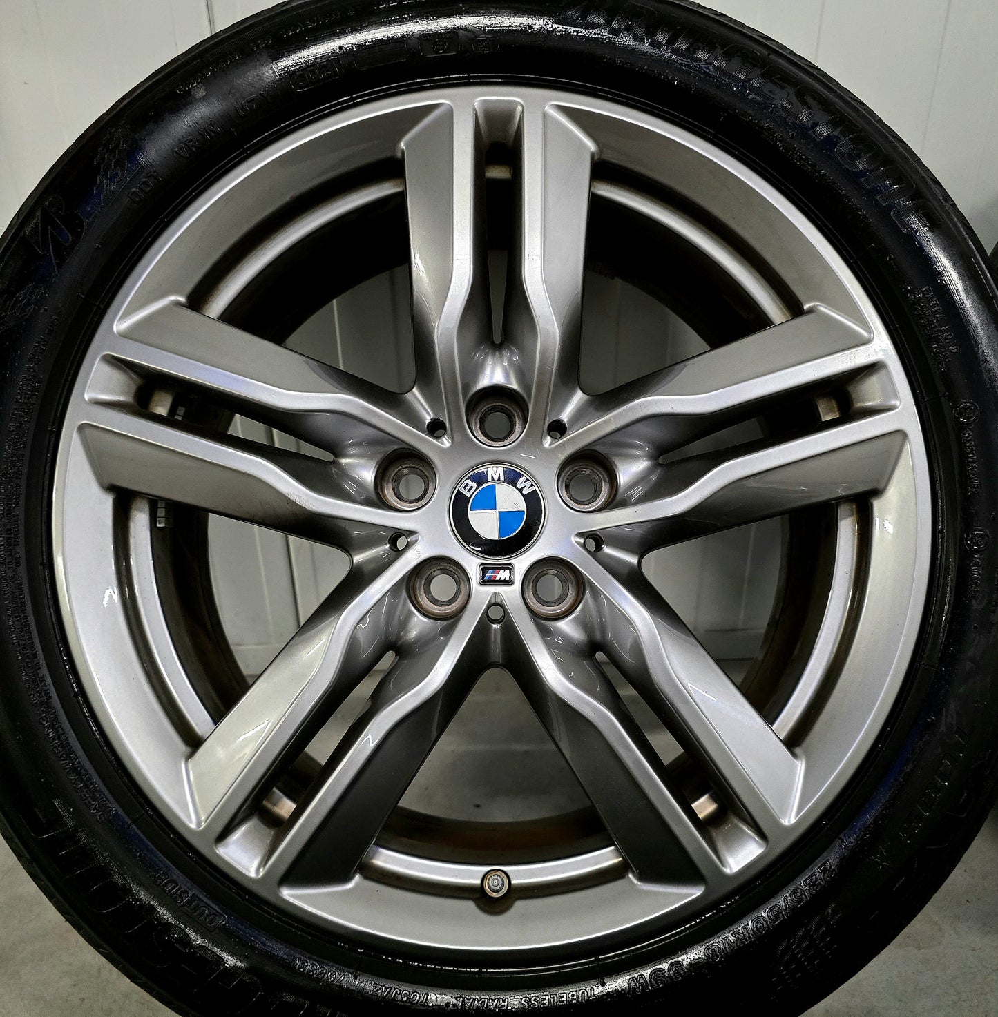 BMW X1 F48 U11 X2 F39 U10 570M 18 inch velgen zomerbanden