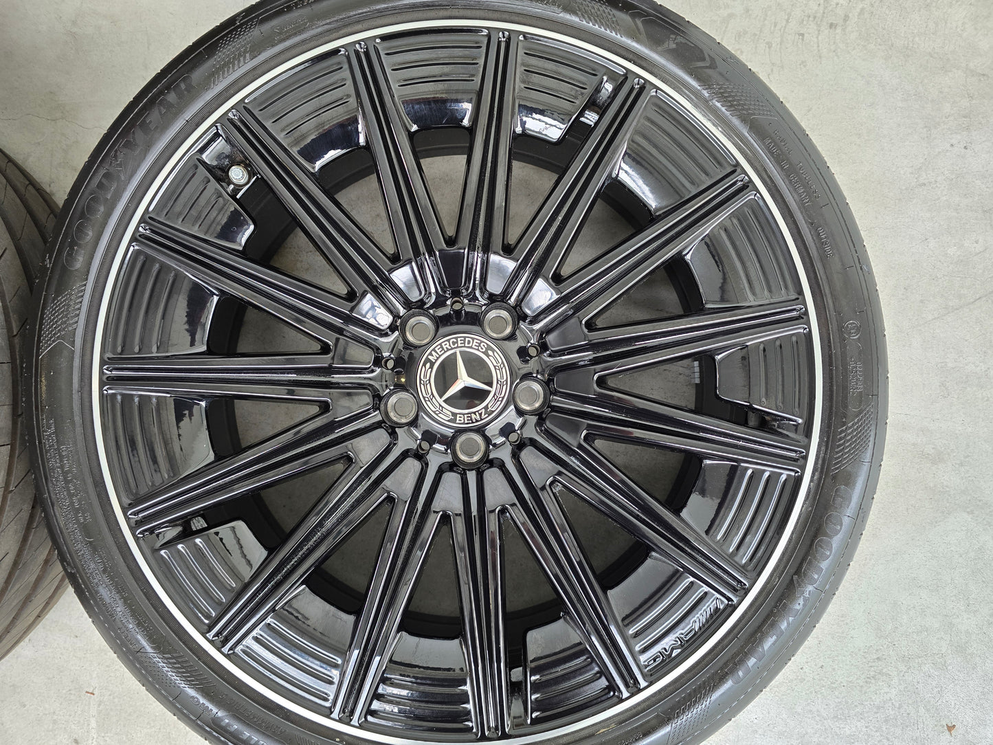 Mercedes CLE AMG 20 inch velgen zomerbanden breedset DEMO