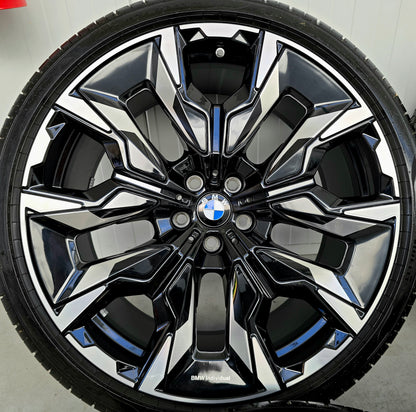 BMW i5 G60 G61 M60 945i Individual 21 inch velgen breedset zomerbanden