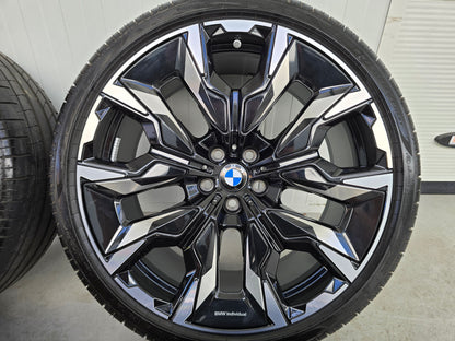BMW i5 G60 G61 M60 945i Individual 21 inch velgen breedset zomerbanden