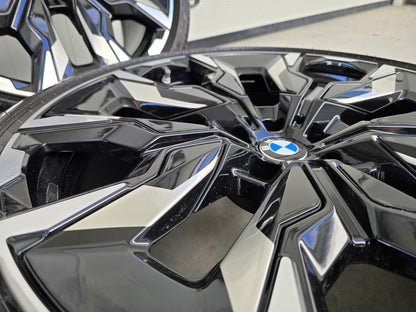 BMW i5 G60 G61 M60 945i Individual 21 inch velgen breedset zomerbanden