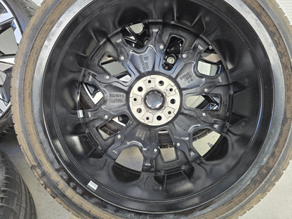 BMW i5 G60 G61 M60 945i Individual 21 inch velgen breedset zomerbanden