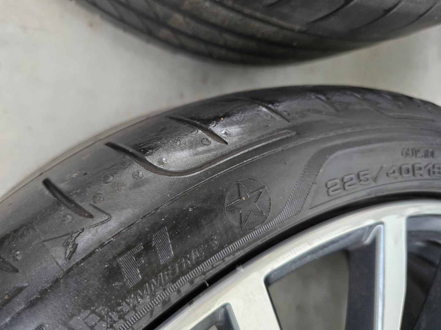 BMW 1 Serie F40 F70 2 serie F44 18 inch velgen 488 zomerbanden