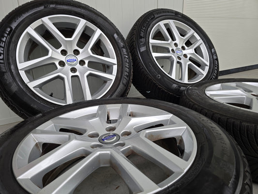 Volvo XC40 XC60 XC90 18 inch velgen winterbanden OEM