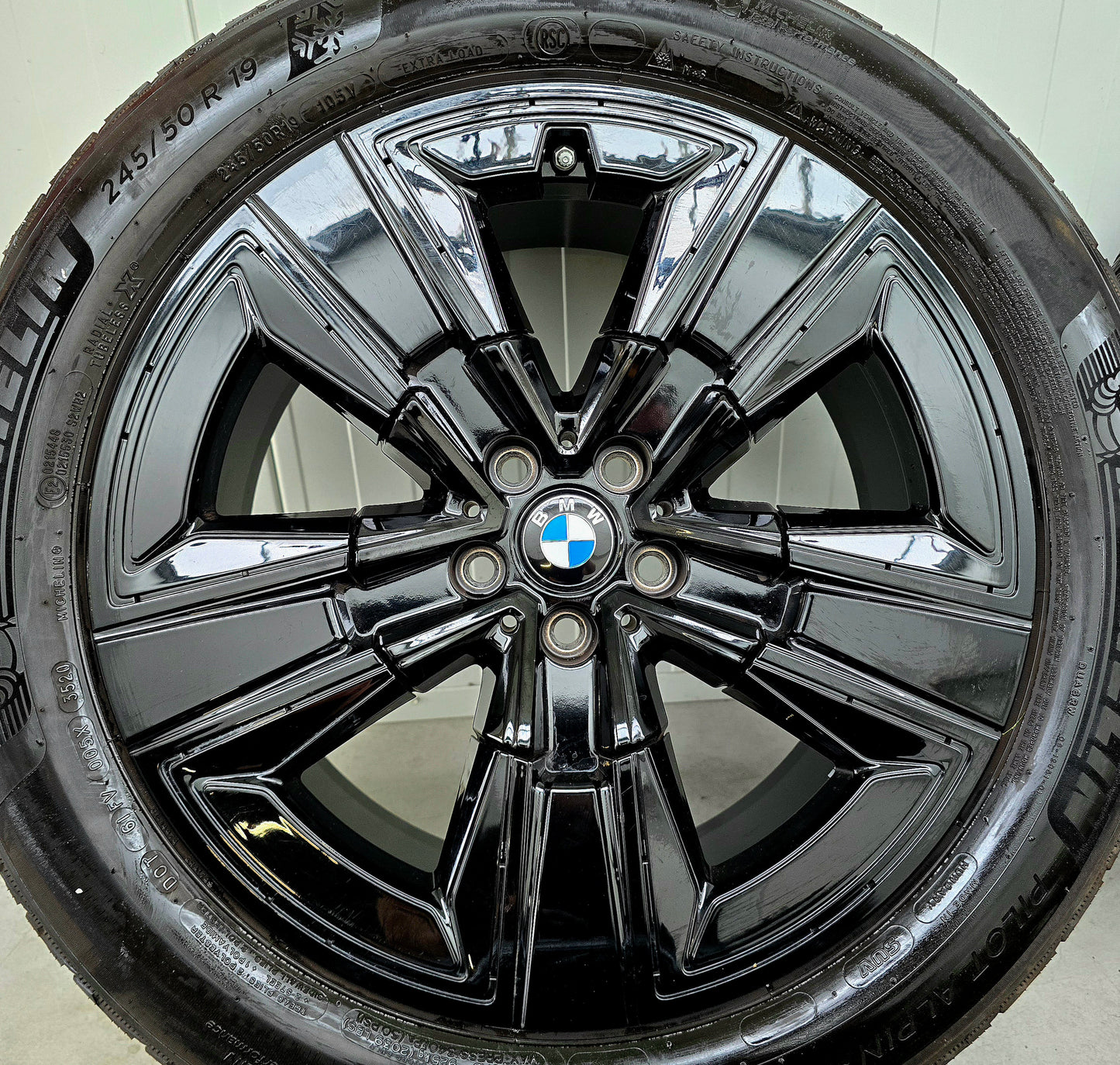 BMW X3 G01 G45 iX3 X4 G02 842 19 inch Winterbanden Deep Black