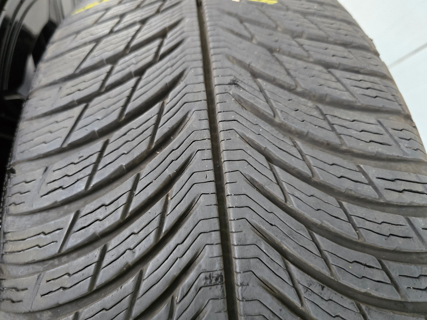 BMW X3 G01 G45 iX3 X4 G02 842 19 inch Winterbanden Deep Black