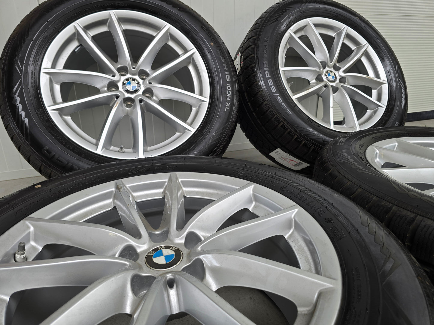 BMW X5 G05 X6 G06 618 18 inch velgen winterbanden Nokian (*)