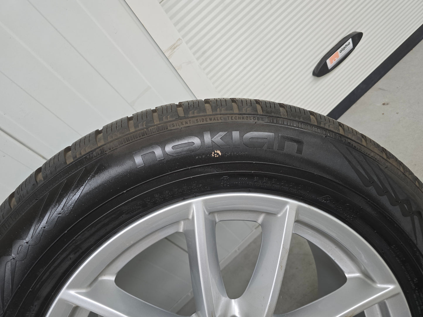 BMW X5 G05 X6 G06 618 18 inch velgen winterbanden Nokian (*)