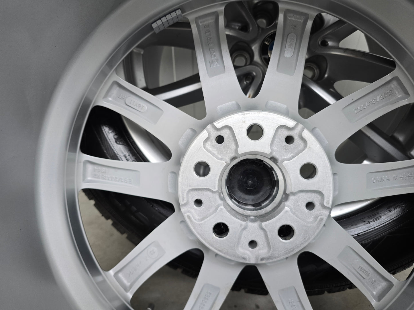 BMW X5 G05 X6 G06 618 18 inch velgen winterbanden Nokian (*)