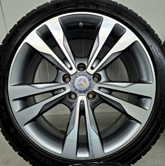 Mercedes C Klasse 18 inch velgen demo winterbanden breedset