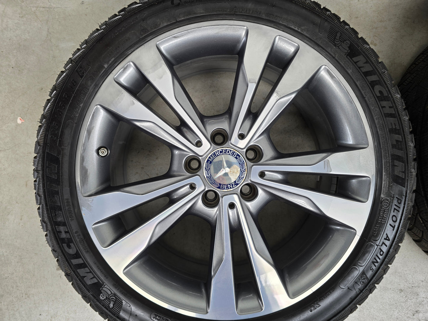Mercedes C Klasse 18 inch velgen demo winterbanden breedset