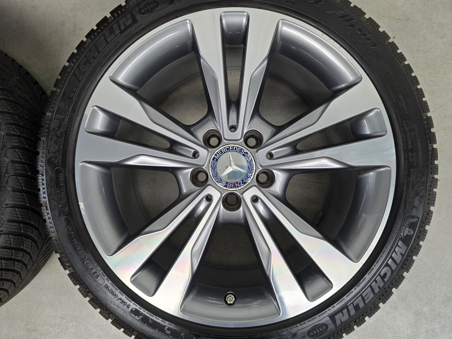 Mercedes C Klasse 18 inch velgen demo winterbanden breedset