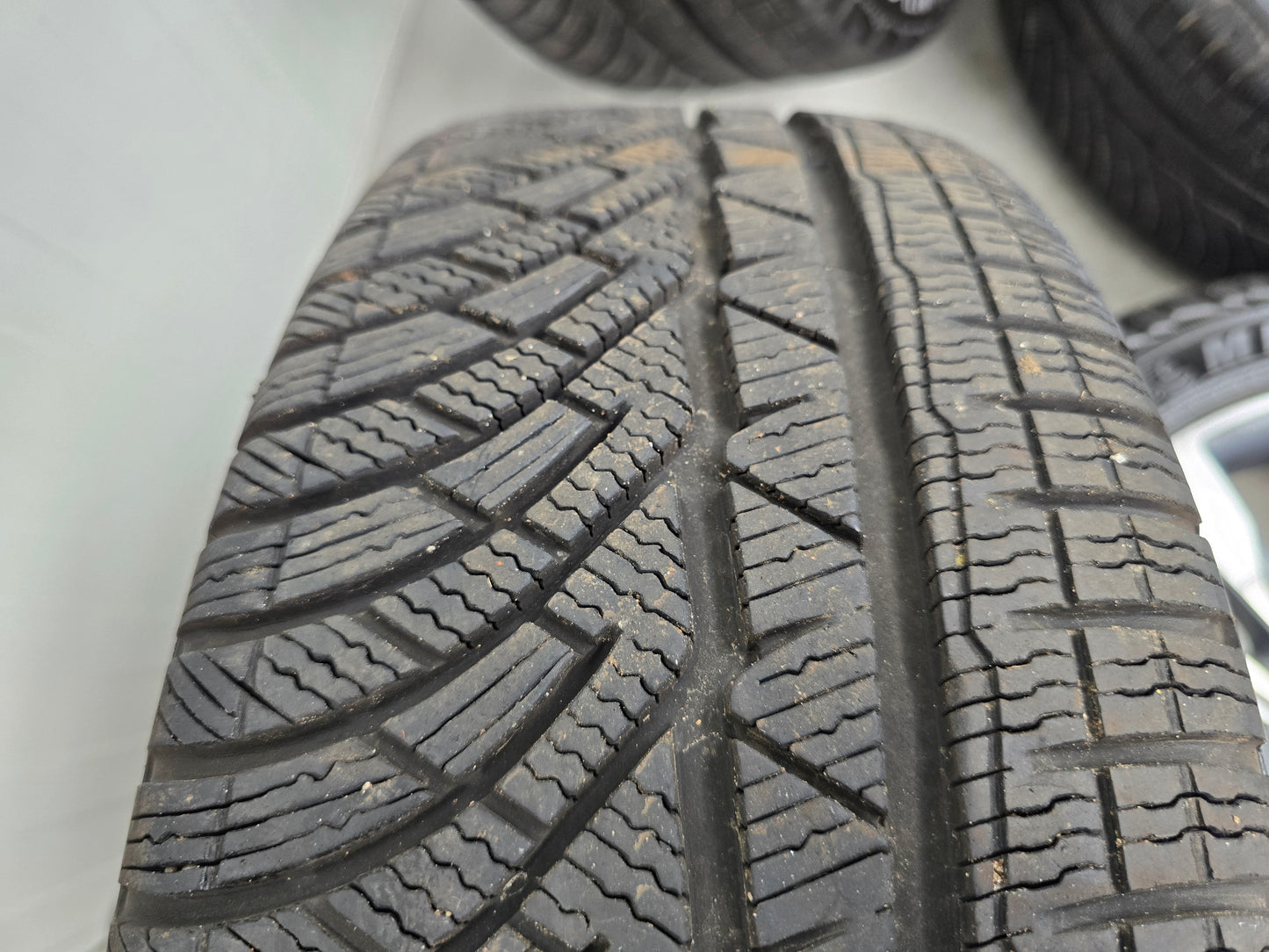 Mercedes C Klasse 18 inch velgen demo winterbanden breedset
