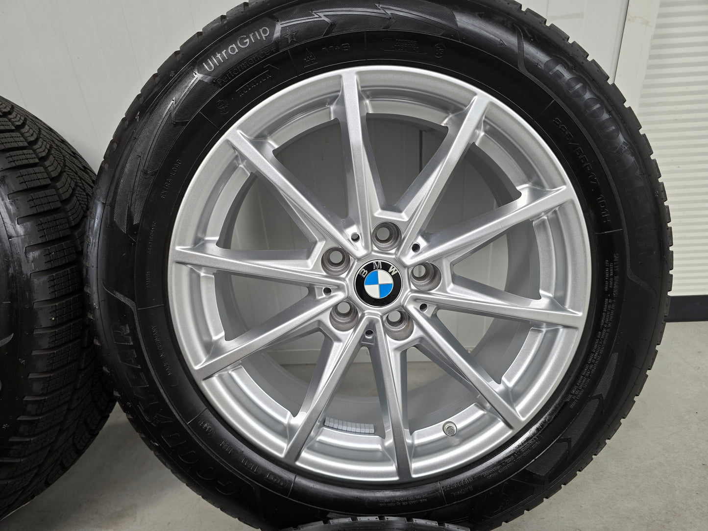 BMW 5 Serie G30 G31 i4 4 ser G26 851 17 inch winterbanden NIEUW