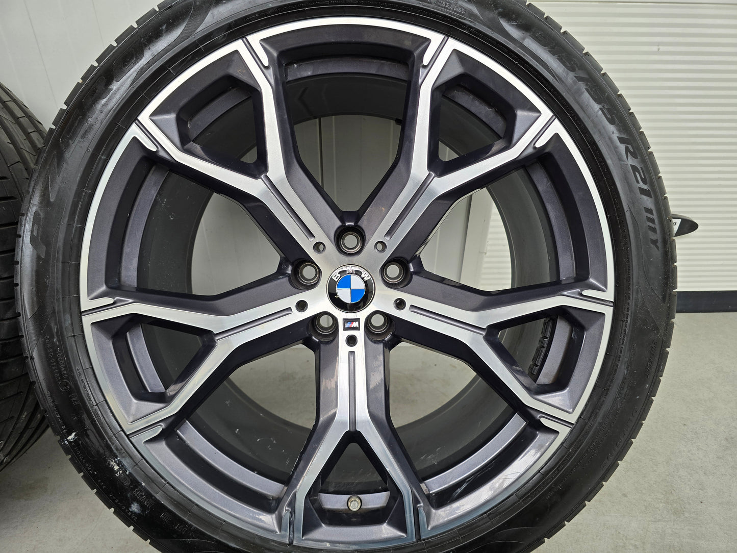 BMW X5 X6 G05 G06 741M 21 inch velgen zomerbanden breedset