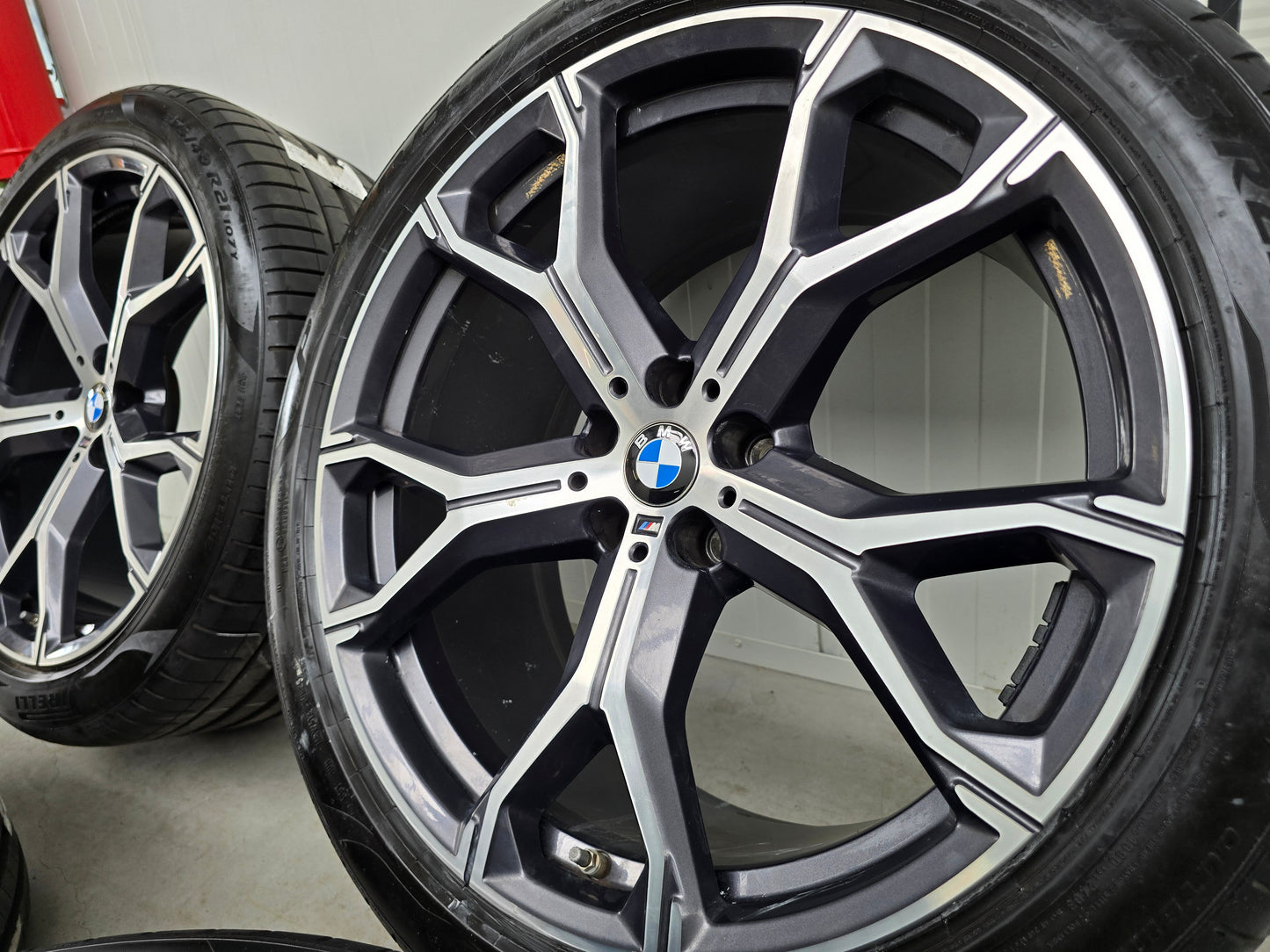BMW X5 X6 G05 G06 741M 21 inch velgen zomerbanden breedset