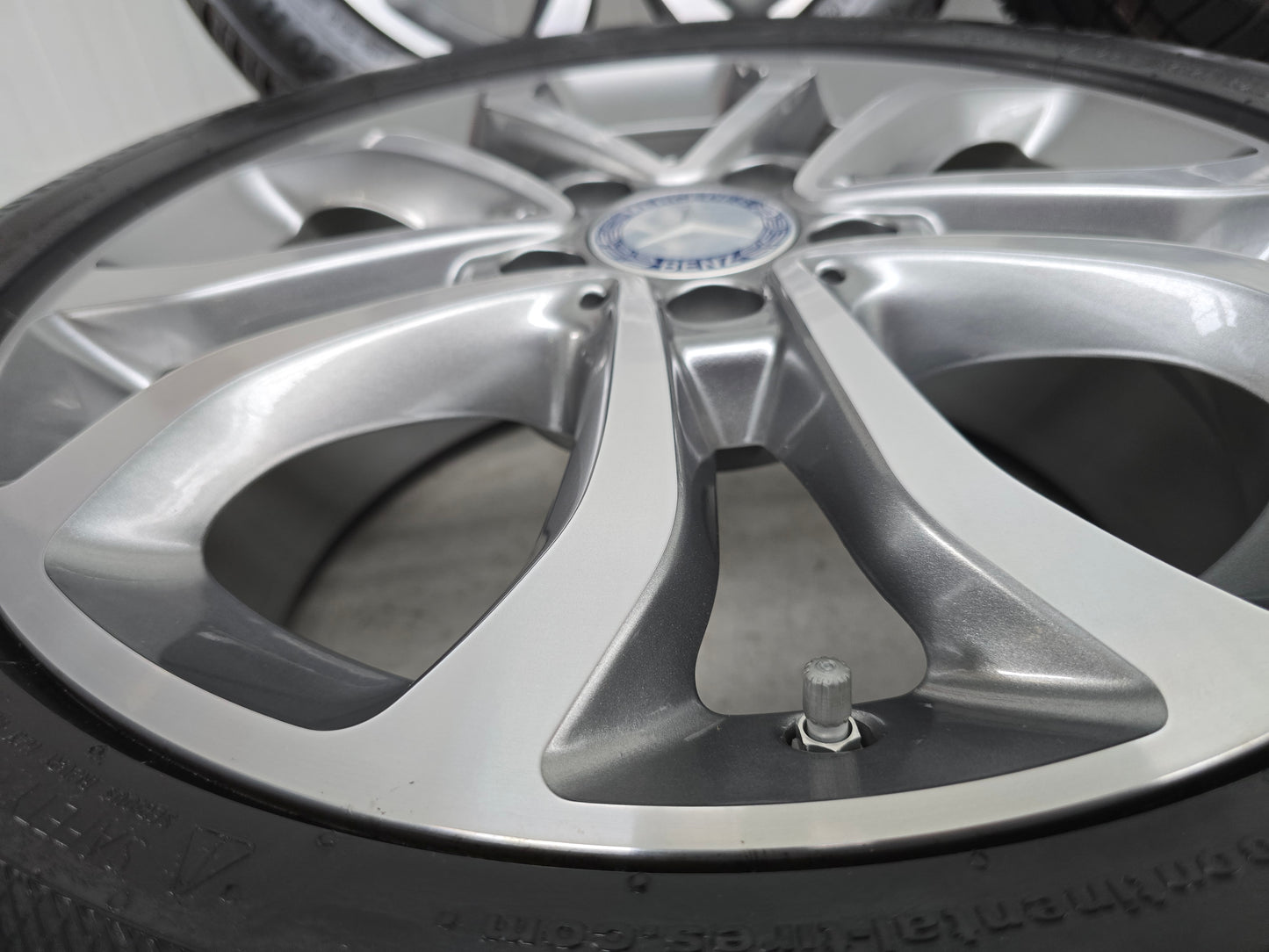 Mercedes C Klasse 18 inch velgen NIEUWE winterbanden breedset