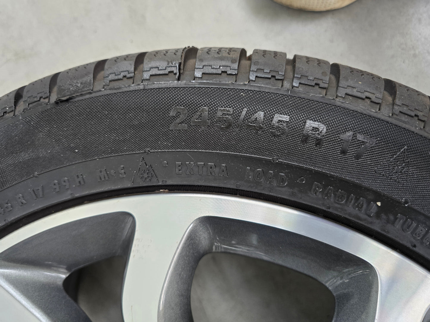 Mercedes C Klasse 18 inch velgen NIEUWE winterbanden breedset