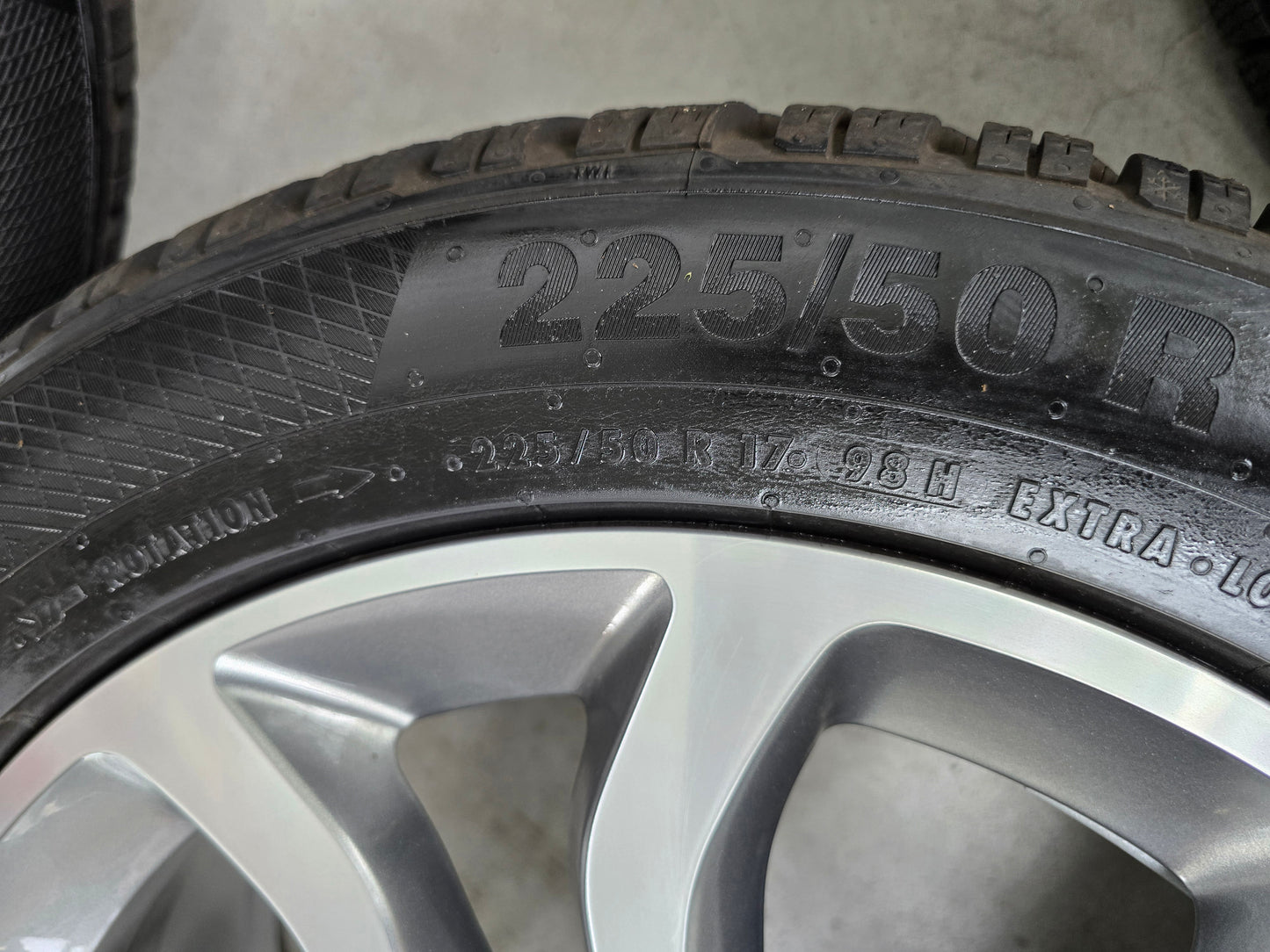 Mercedes C Klasse 18 inch velgen NIEUWE winterbanden breedset
