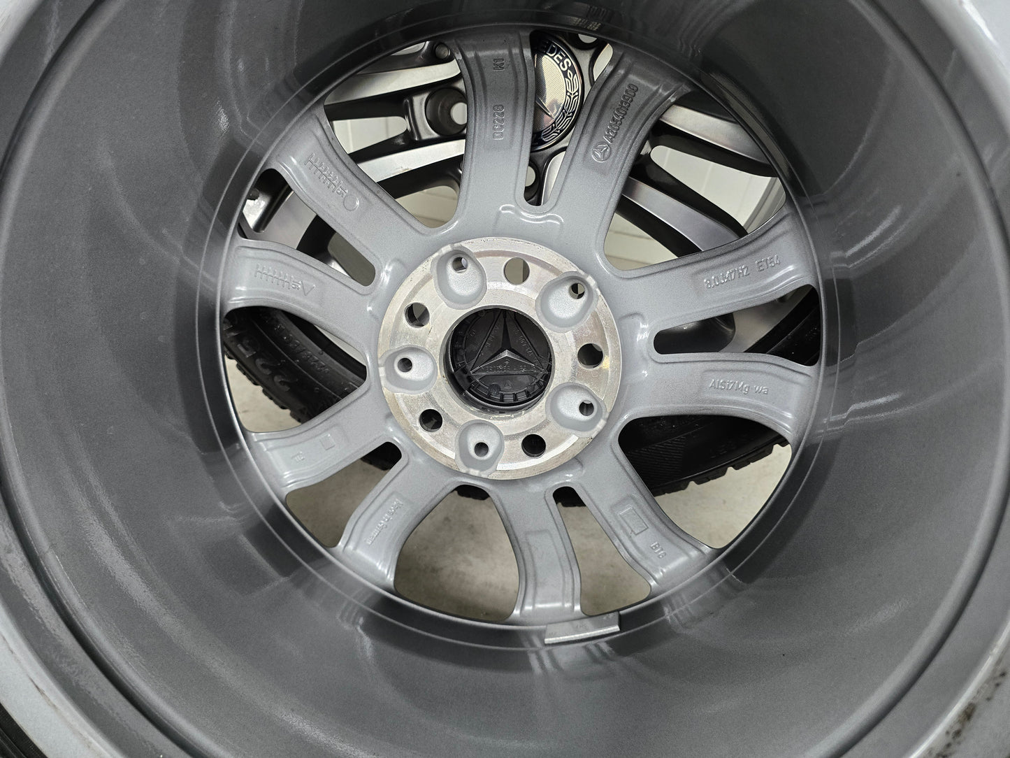 Mercedes C Klasse 18 inch velgen NIEUWE winterbanden breedset
