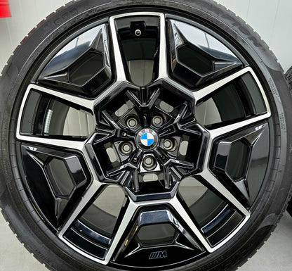 BMW XM G09 922M 22 inch velgen winterbanden breedset DEMO