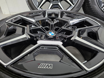 BMW XM G09 922M 22 inch velgen winterbanden breedset DEMO