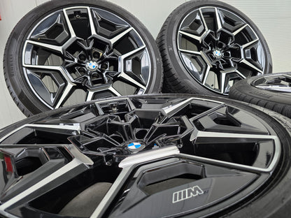 BMW XM G09 922M 22 inch velgen winterbanden breedset DEMO