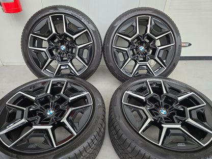 BMW XM G09 922M 22 inch velgen winterbanden breedset DEMO