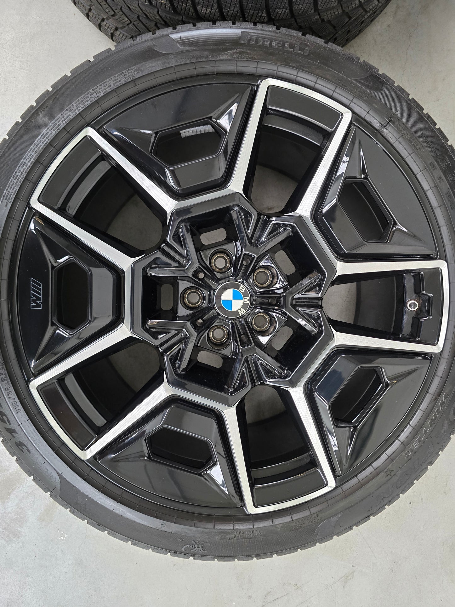 BMW XM G09 922M 22 inch velgen winterbanden breedset DEMO