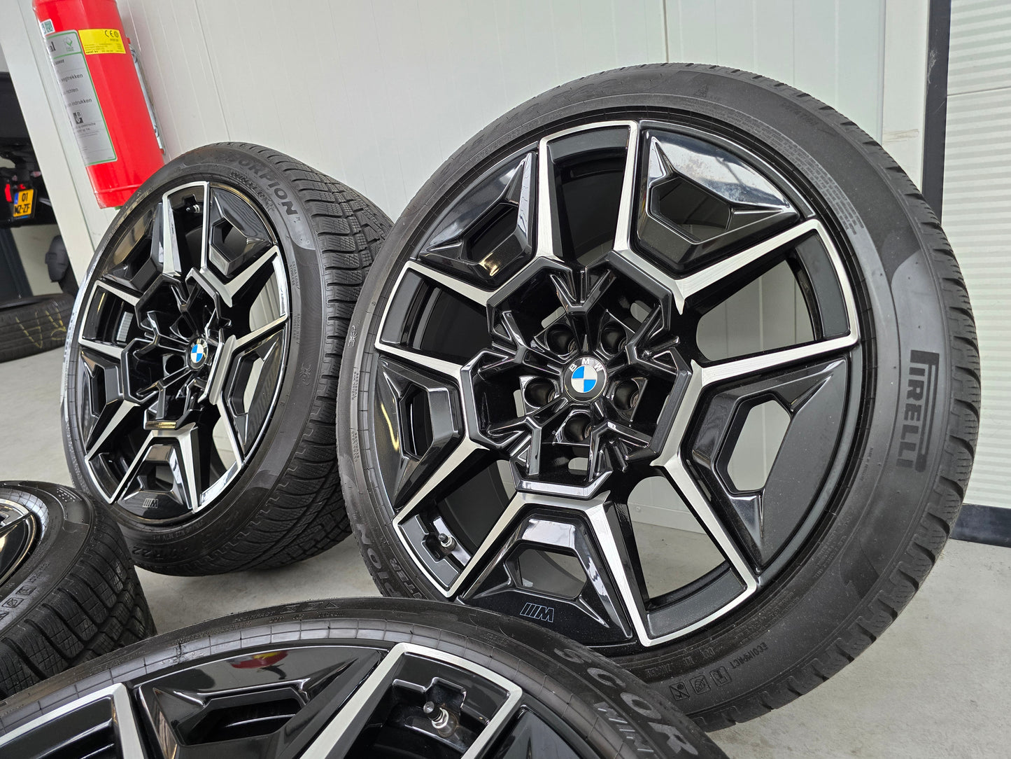 BMW XM G09 922M 22 inch velgen winterbanden breedset DEMO