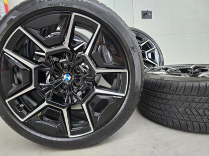 BMW XM G09 922M 22 inch velgen winterbanden breedset DEMO