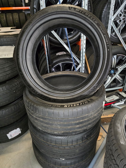 2x Michelin Pilot Sport 5 * 225/40R19 93Y XL zomerbanden 5mm