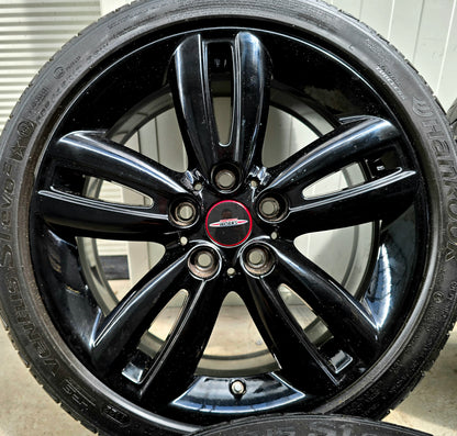 Mini Cooper / S / D / One / Cabrio JCW 17 inch velgen zomerbanden