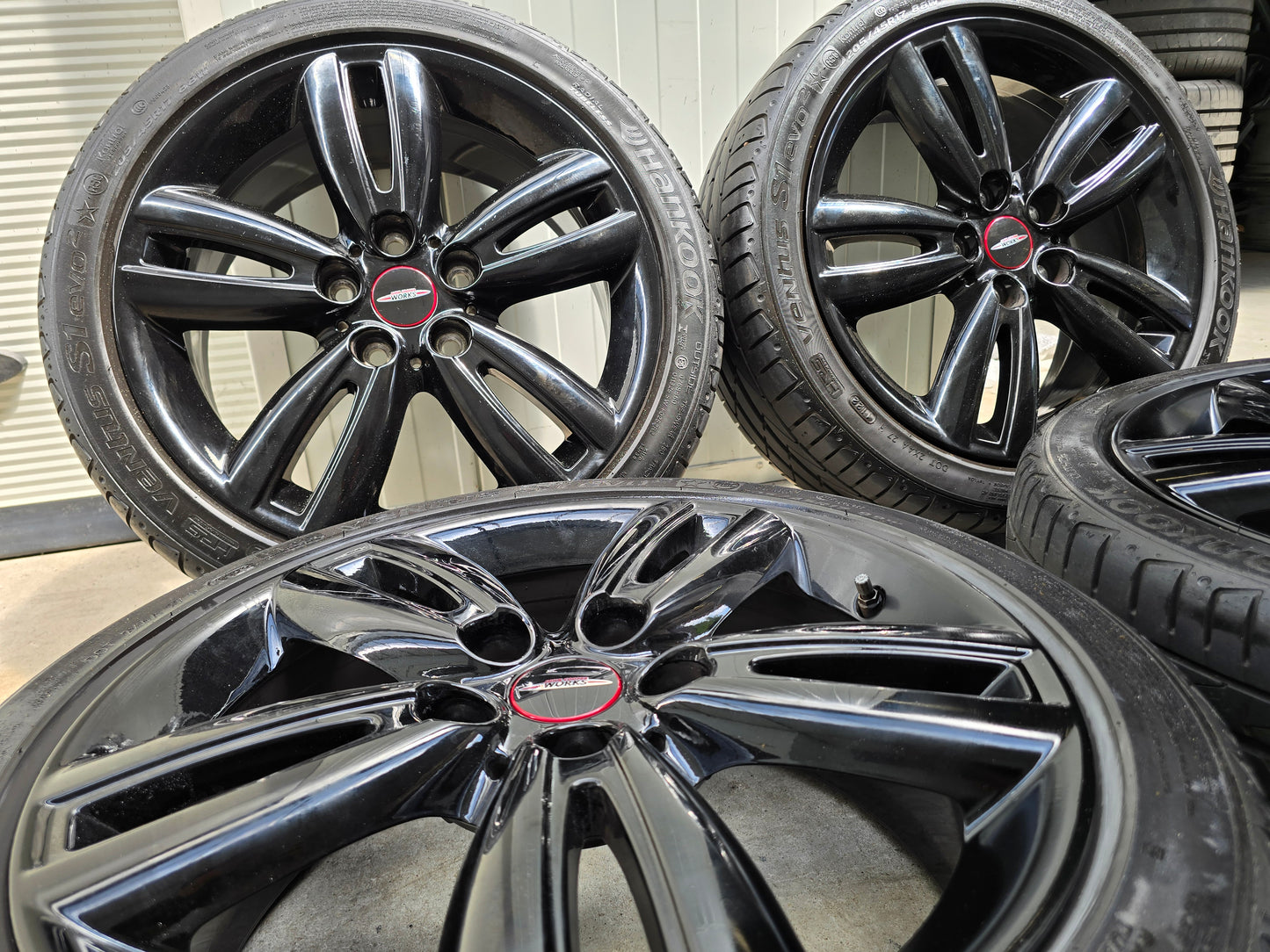 Mini Cooper / S / D / One / Cabrio JCW 17 inch velgen zomerbanden